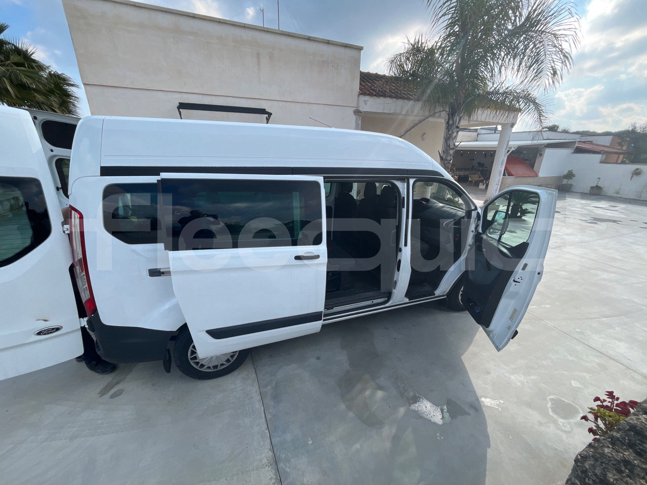 Туристический автобус Ford Transit: фото 12 Туристический автобус Ford Transit: фото 12