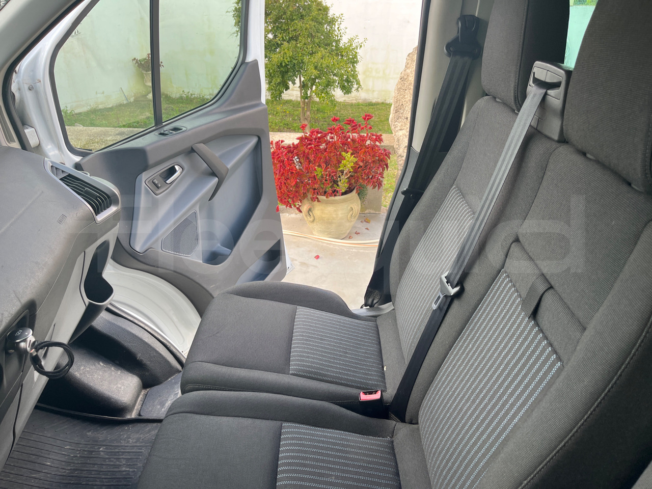 Туристический автобус Ford Transit: фото 16 Туристический автобус Ford Transit: фото 16