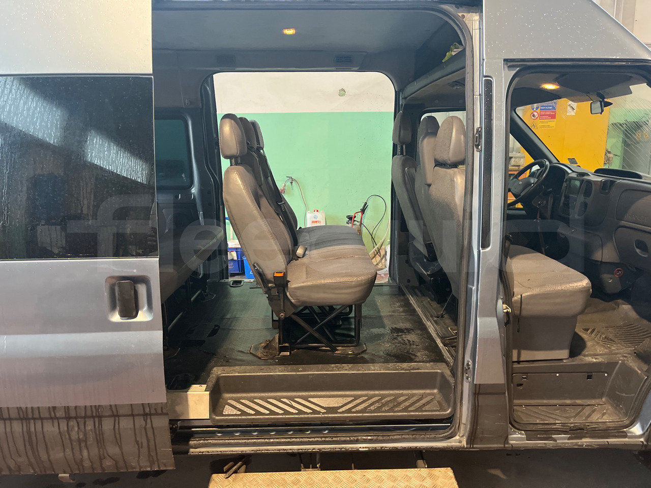 Пригородный автобус Ford Transit: фото 12