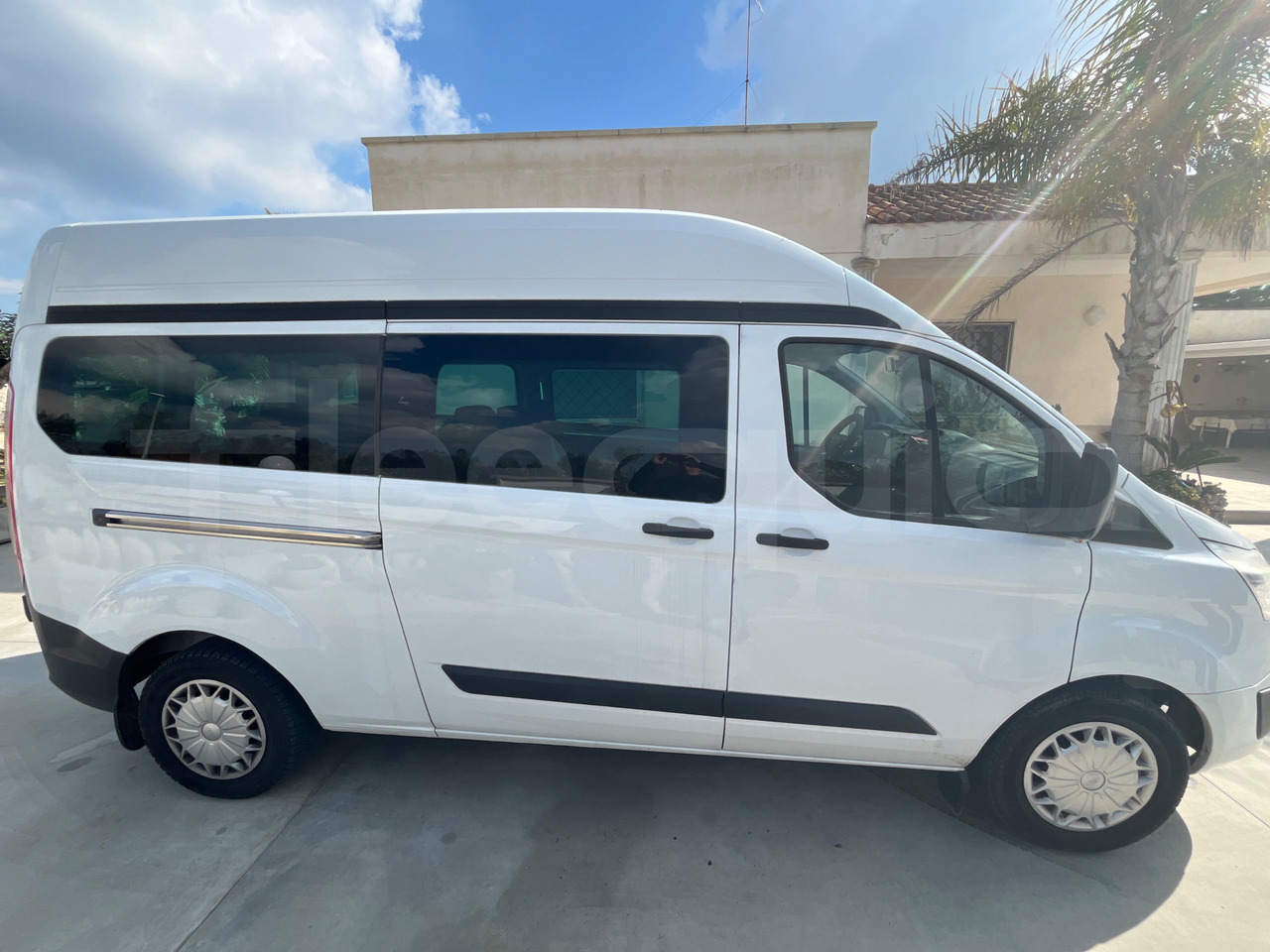 Туристический автобус Ford Transit: фото 11 Туристический автобус Ford Transit: фото 11