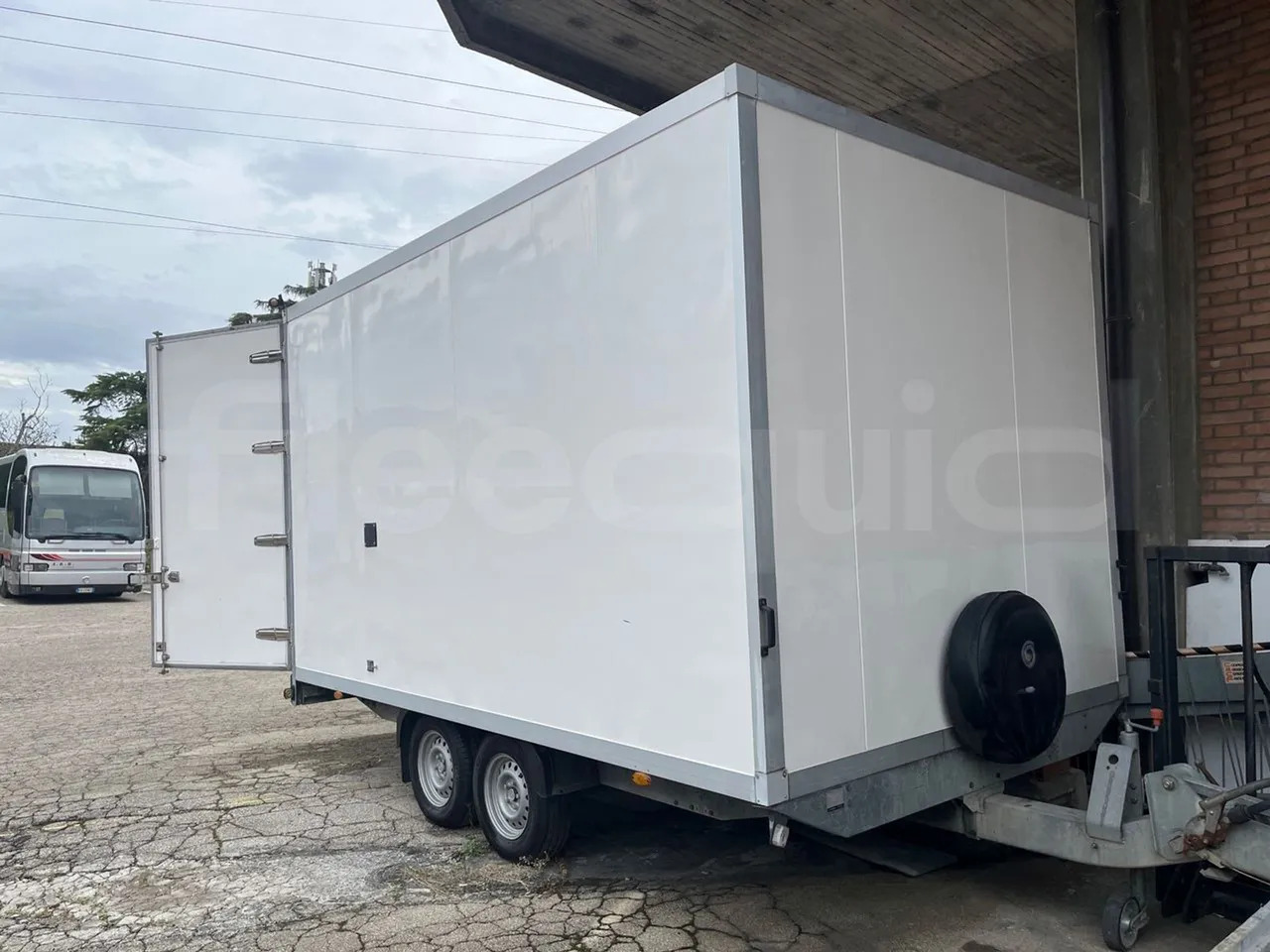 Humbaur Rimorchio - Туристический автобус: фото 3 Humbaur Rimorchio - Туристический автобус: фото 3