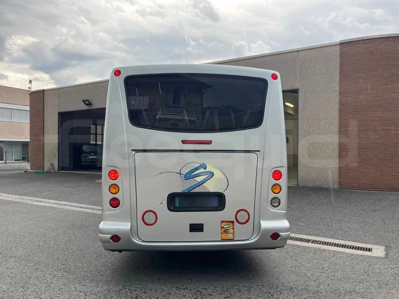 Mercedes-Benz MB 818 S - Туристический автобус: фото 5 Mercedes-Benz MB 818 S - Туристический автобус: фото 5