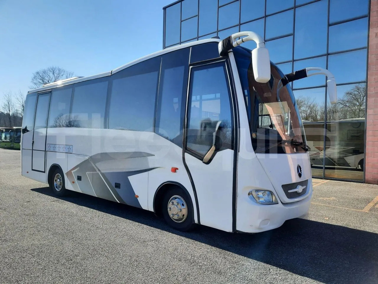 Mercedes-Benz MB1022 - Туристический автобус: фото 1 Mercedes-Benz MB1022 - Туристический автобус: фото 1