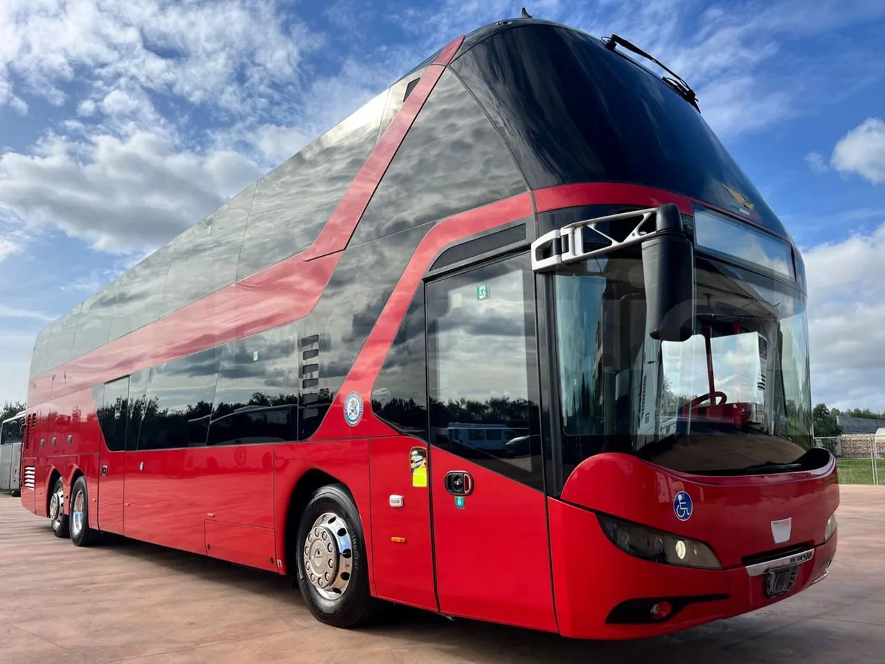Neoplan Skyliner - Туристический автобус: фото 1 Neoplan Skyliner - Туристический автобус: фото 1