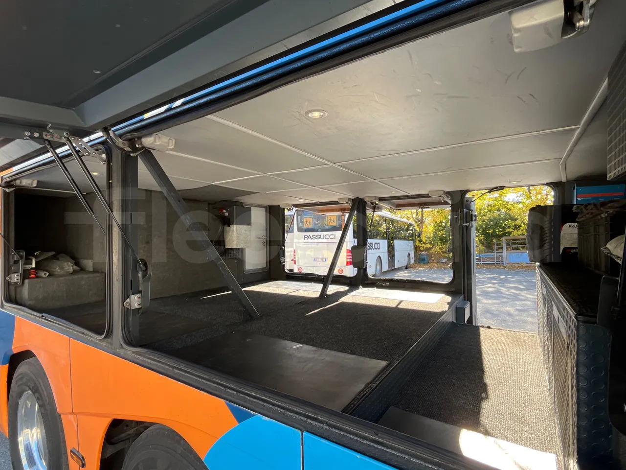 Туристический автобус Neoplan Skyliner: фото 8