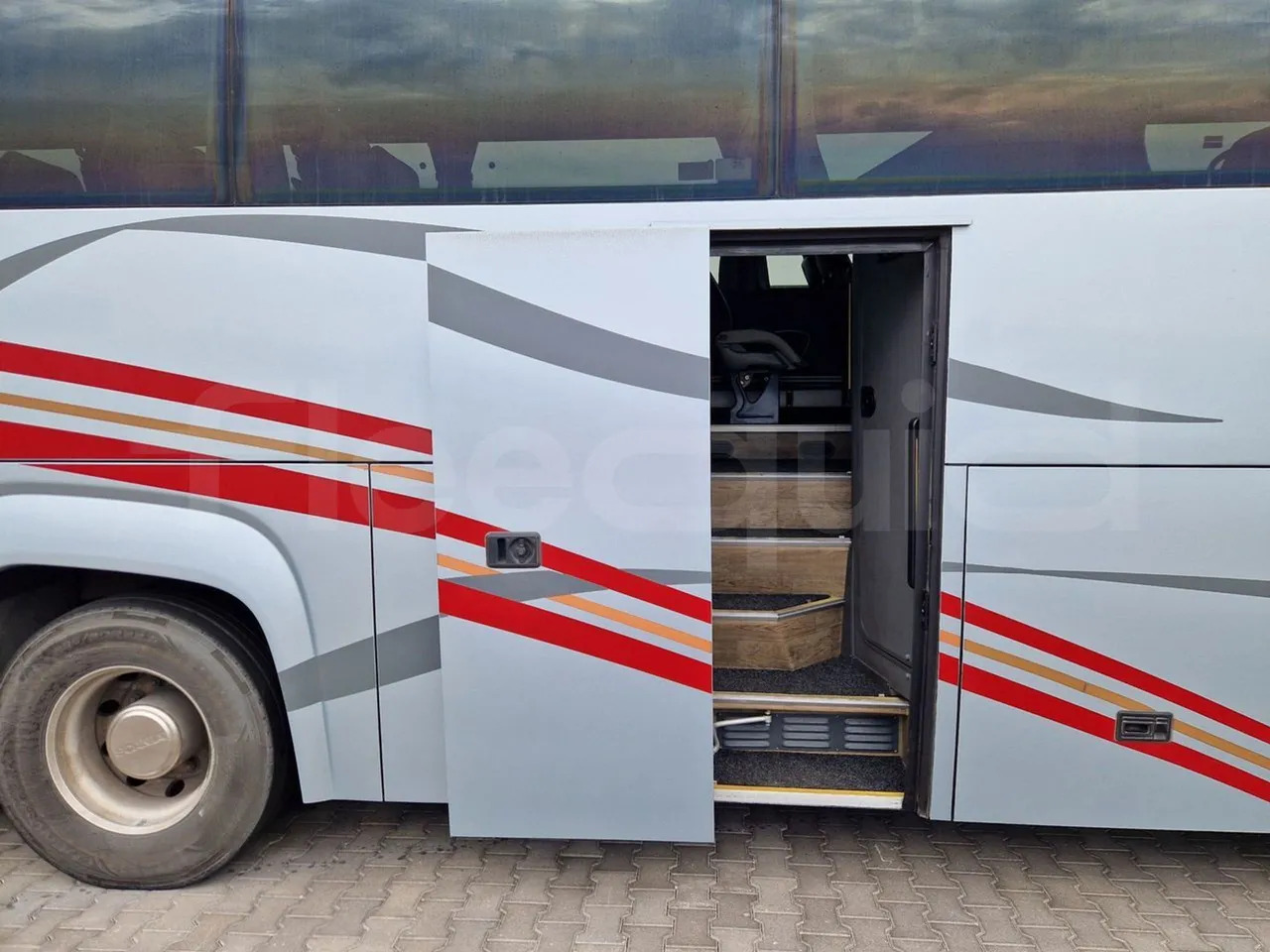 Туристический автобус Scania Touring HD: фото 17