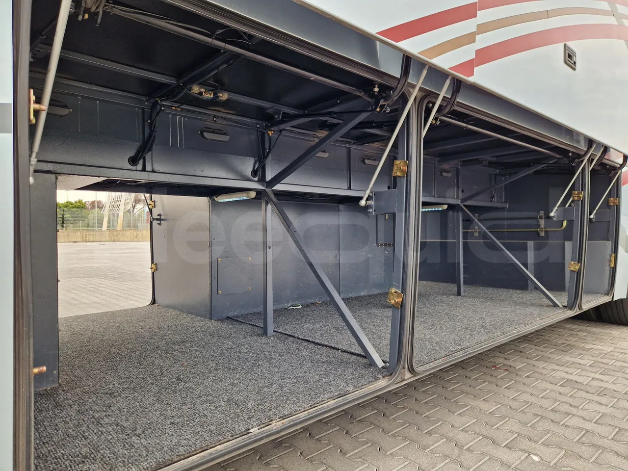 Туристический автобус Scania Touring HD: фото 8