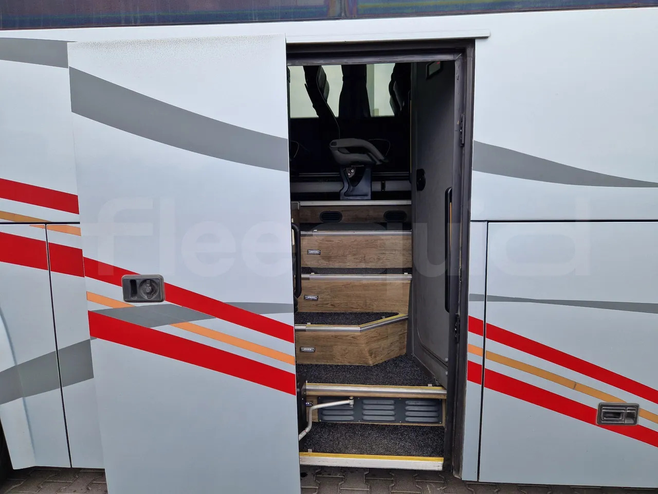 Туристический автобус Scania Touring HD: фото 16