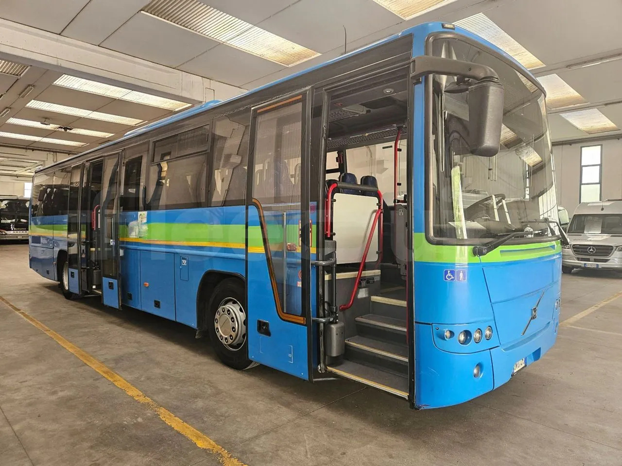 Пригородный автобус Volvo 8700B12B: фото 12