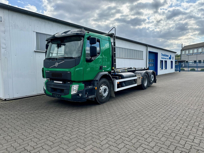 Volvo FE 330 6x2 Hooklift Joab 20 to 5400 mm Lenkachse - Крюковой мультилифт: фото 1 Volvo FE 330 6x2 Hooklift Joab 20 to 5400 mm Lenkachse - Крюковой мультилифт: фото 1