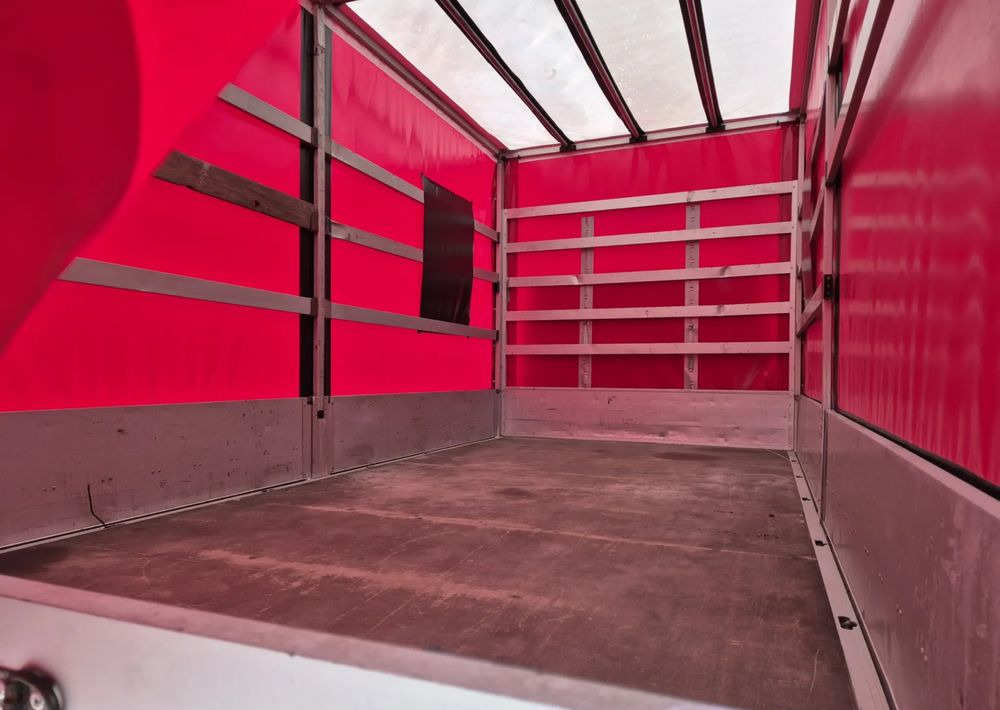 Renault MASTER 2.3 - Малотоннажный бортовой грузовик: фото 4 Renault MASTER 2.3 - Малотоннажный бортовой грузовик: фото 4