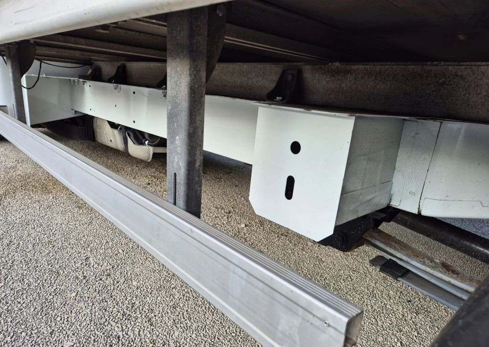 Renault Master 2.3 Plandeka 10 palet Bliźniaki - Малотоннажный бортовой грузовик: фото 4 Renault Master 2.3 Plandeka 10 palet Bliźniaki - Малотоннажный бортовой грузовик: фото 4