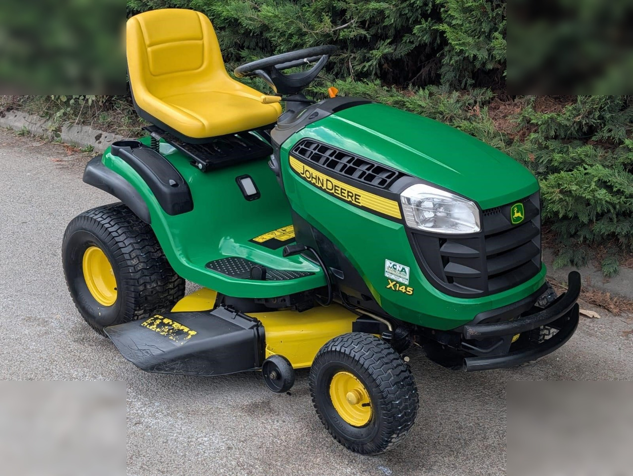 2011 JOHN DEERE X145 - Газонокосилка: фото 1 2011 JOHN DEERE X145 - Газонокосилка: фото 1