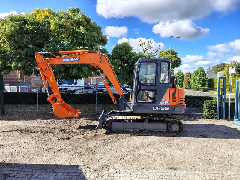 Doosan DV 55 - Мини-экскаватор: фото 2 Doosan DV 55 - Мини-экскаватор: фото 2