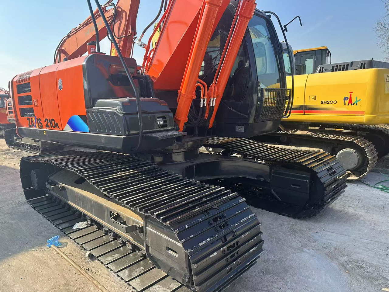 HITACHI ZX210K crawler excavators - Гусеничный экскаватор: фото 5 HITACHI ZX210K crawler excavators - Гусеничный экскаватор: фото 5