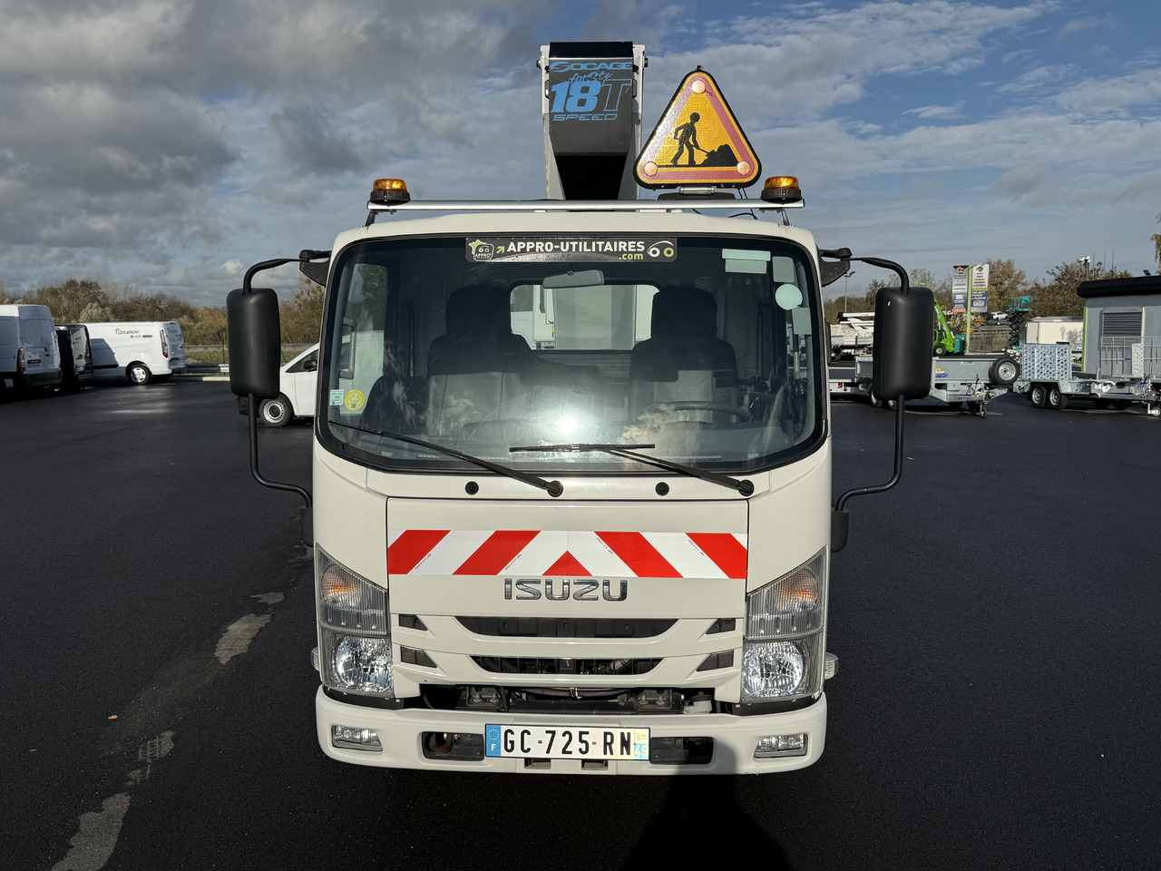 ISUZU M21 SOCAGE 18T NACELLE UTILITAIRES 3T5 - Грузовик с подъемником: фото 5 ISUZU M21 SOCAGE 18T NACELLE UTILITAIRES 3T5 - Грузовик с подъемником: фото 5