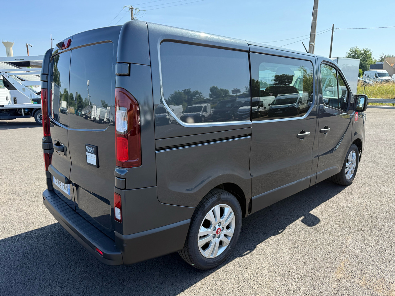 RENAULT Trafic - Цельнометаллический фургон: фото 3 RENAULT Trafic - Цельнометаллический фургон: фото 3