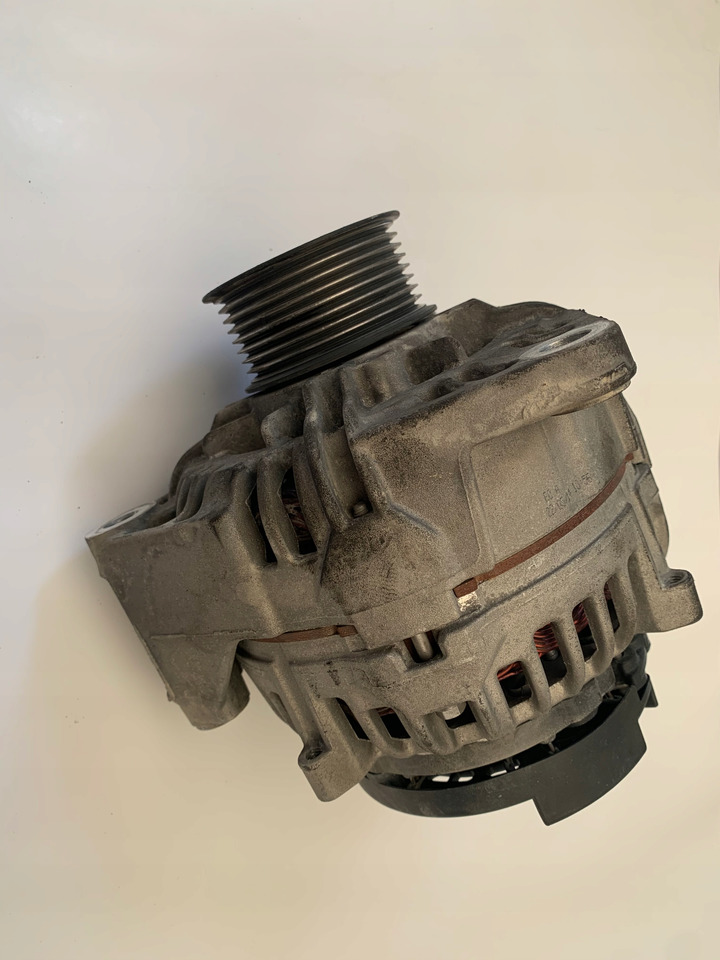 ALTERNATOR MAN TGX TGS EURO 6 D2676 LF26 - Двигатель и запчасти для Грузовиков: фото 1 ALTERNATOR MAN TGX TGS EURO 6 D2676 LF26 - Двигатель и запчасти для Грузовиков: фото 1