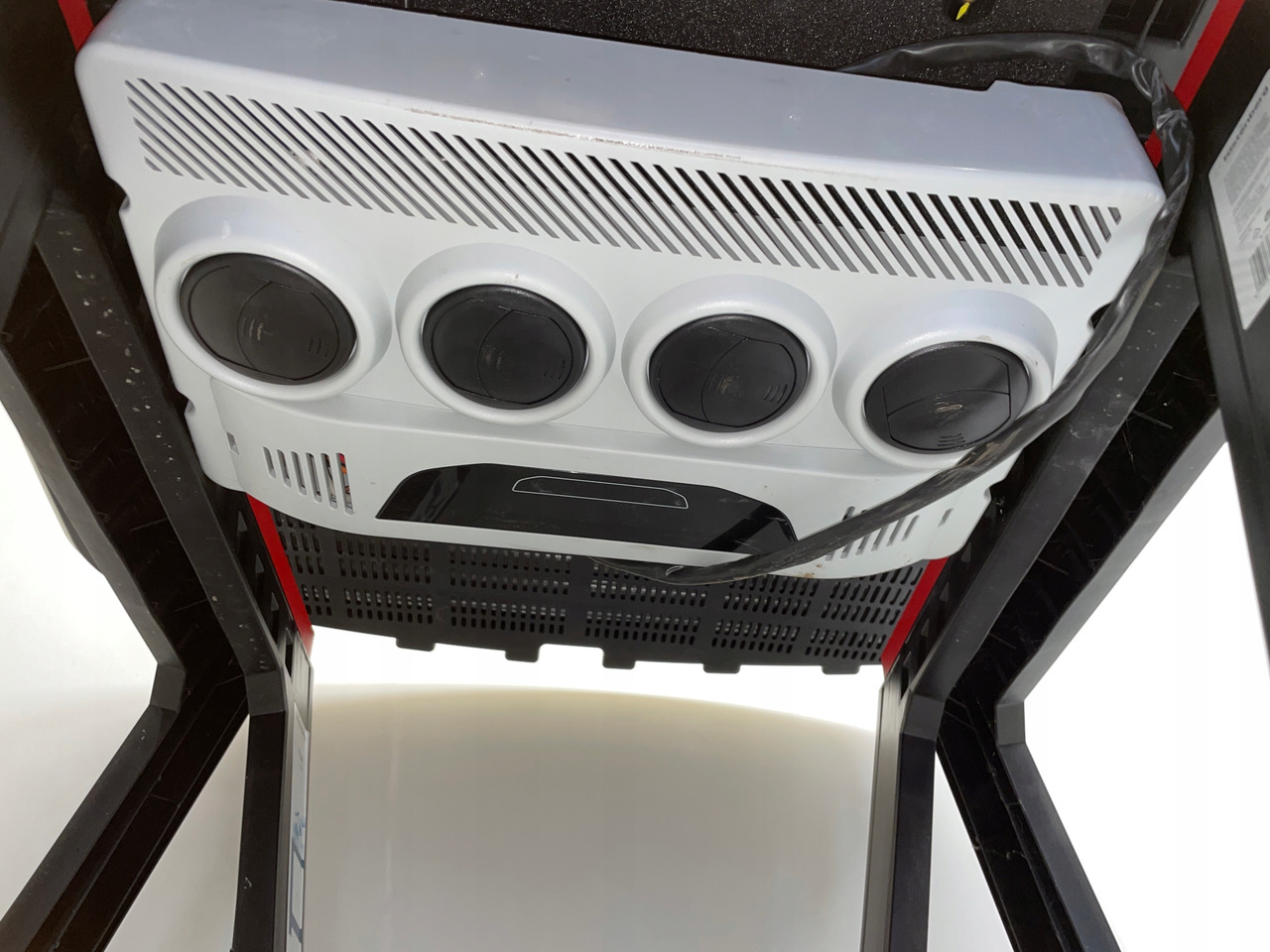 KLIMATYZACJA POSTOJOWA SLIM SCANIA NTG MC2358116 - Компрессор кондиционера для Грузовиков: фото 5 KLIMATYZACJA POSTOJOWA SLIM SCANIA NTG MC2358116 - Компрессор кондиционера для Грузовиков: фото 5