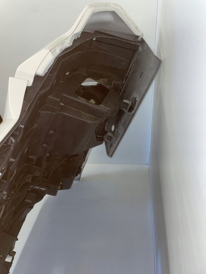 KOMPLETNY ZDERZAK MAN TG3 TGX3 TGX 3 ORYGINALNY KOLOR RAL 9010 - Бампер для Грузовиков: фото 4 KOMPLETNY ZDERZAK MAN TG3 TGX3 TGX 3 ORYGINALNY KOLOR RAL 9010 - Бампер для Грузовиков: фото 4