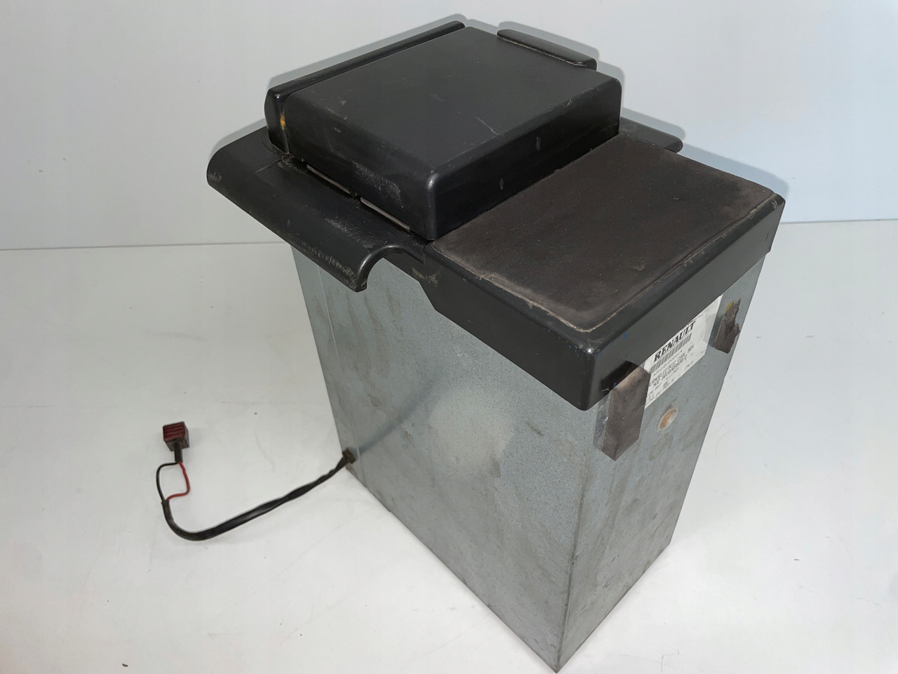 LODÓWKA CHŁODZIARKA RENAULT MAGNUM DXI 24V 6L 60W 5010309920 - Кабина и интерьер для Грузовиков: фото 3 LODÓWKA CHŁODZIARKA RENAULT MAGNUM DXI 24V 6L 60W 5010309920 - Кабина и интерьер для Грузовиков: фото 3