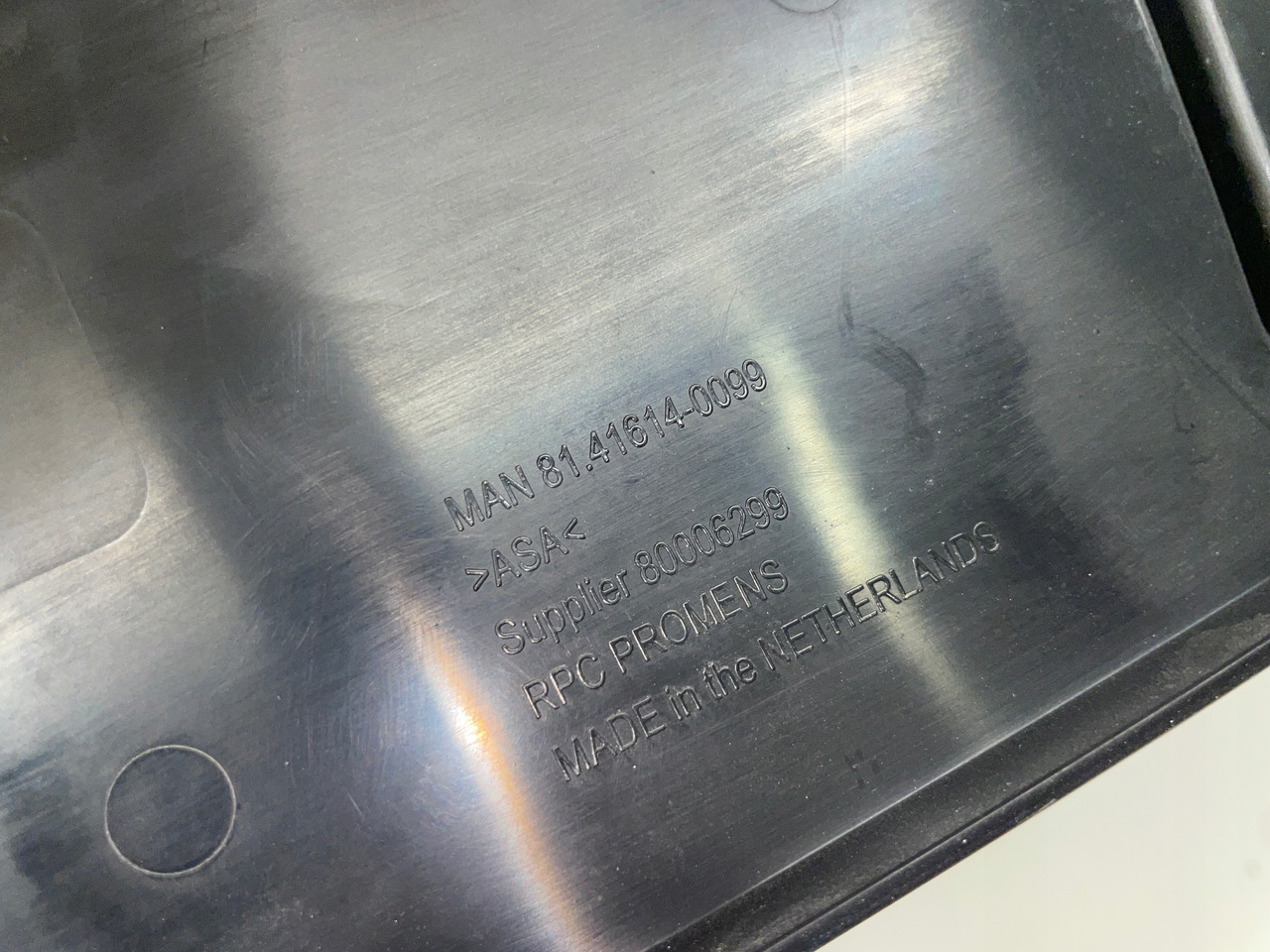 NAKŁADKA ZDERZAKA STOPIEŃ MAN TGX3 TG3 TGX 3 81416140099 - Бампер для Грузовиков: фото 3 NAKŁADKA ZDERZAKA STOPIEŃ MAN TGX3 TG3 TGX 3 81416140099 - Бампер для Грузовиков: фото 3