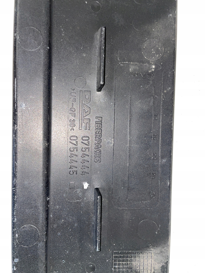 PODSZYBIEMASKOWNICA SZYBY OSŁONA DAF CV 1665944 - Ветровое стекло для Грузовиков: фото 4 PODSZYBIEMASKOWNICA SZYBY OSŁONA DAF CV 1665944 - Ветровое стекло для Грузовиков: фото 4