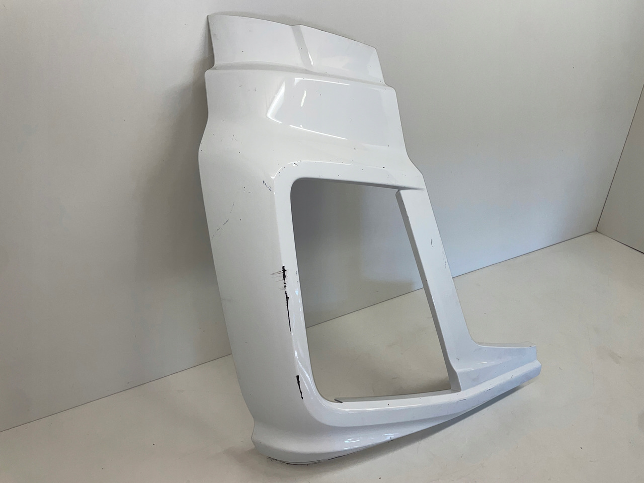 PRAWA OSŁONA OKULAR ZDERZAK FORD F-MAX JC46-17E950-A - Бампер для Грузовиков: фото 2 PRAWA OSŁONA OKULAR ZDERZAK FORD F-MAX JC46-17E950-A - Бампер для Грузовиков: фото 2