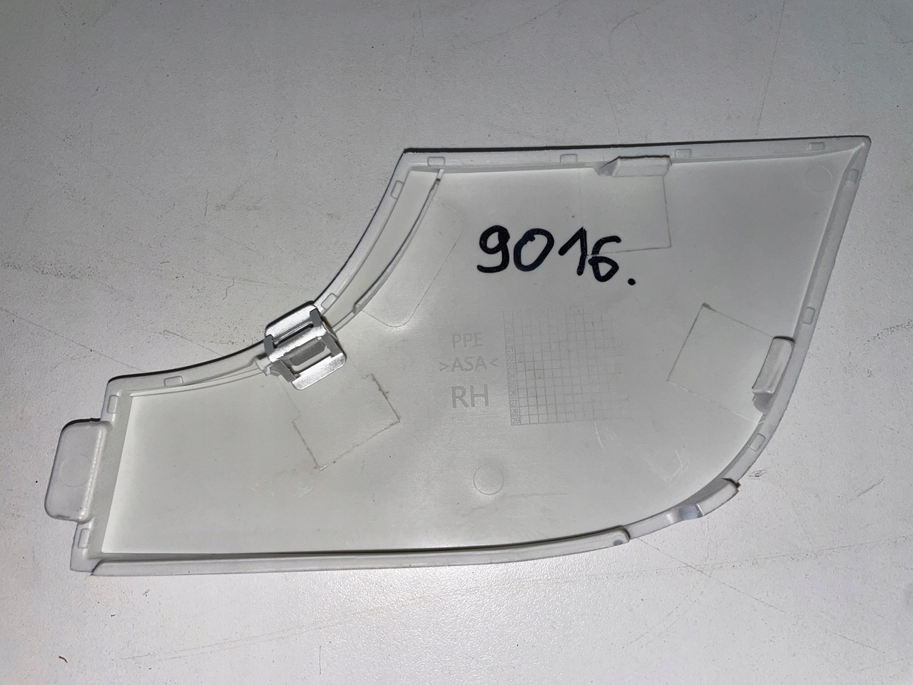 PRAWA ZAŚLEPKA NA HAK MAN TG3 TGX 3 TGX3 81416100994 - Бампер для Грузовиков: фото 2 PRAWA ZAŚLEPKA NA HAK MAN TG3 TGX 3 TGX3 81416100994 - Бампер для Грузовиков: фото 2