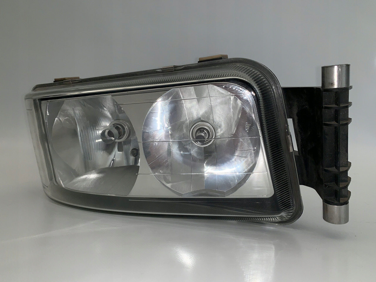 PRAWY REFLEKTOR MAN TGA TGL TGM - Передняя фара для Грузовиков: фото 1 PRAWY REFLEKTOR MAN TGA TGL TGM - Передняя фара для Грузовиков: фото 1