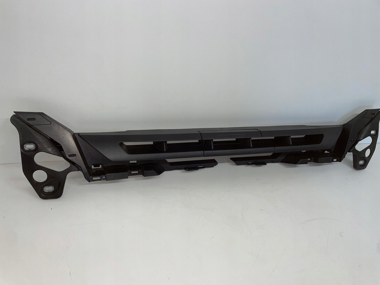 ŚRODEK ZDERZAKA BUDOWLANY MAN TGS TGS3 TG3 81416105799 GRILL - Бампер для Грузовиков: фото 2 ŚRODEK ZDERZAKA BUDOWLANY MAN TGS TGS3 TG3 81416105799 GRILL - Бампер для Грузовиков: фото 2