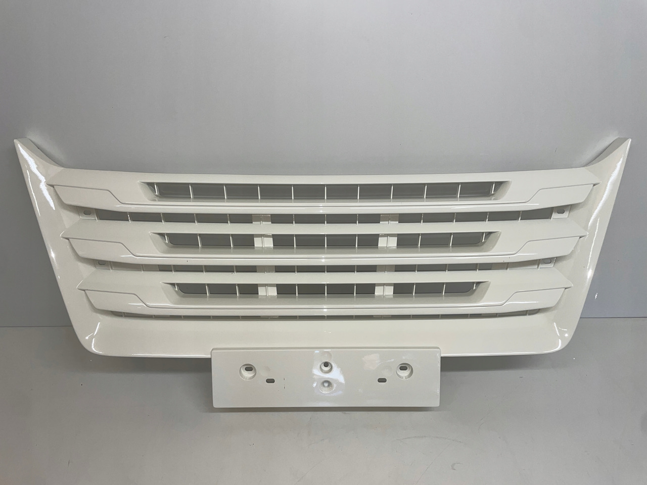 ŚRODKOWY GRILL ZDERZAKA MAN TGX TG3 TGX 3 ATRAPA 81416146085 - Решётка радиатора для Грузовиков: фото 1 ŚRODKOWY GRILL ZDERZAKA MAN TGX TG3 TGX 3 ATRAPA 81416146085 - Решётка радиатора для Грузовиков: фото 1