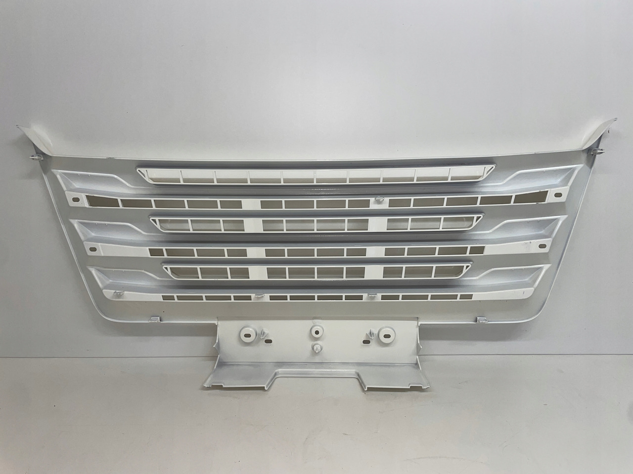 ŚRODKOWY GRILL ZDERZAKA MAN TGX TG3 TGX 3 ATRAPA 81416146085 - Решётка радиатора для Грузовиков: фото 4 ŚRODKOWY GRILL ZDERZAKA MAN TGX TG3 TGX 3 ATRAPA 81416146085 - Решётка радиатора для Грузовиков: фото 4