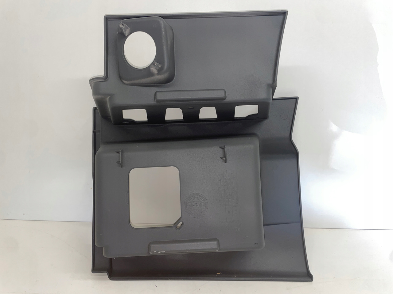 STOPNICA DOLNY STOPIEŃ PRAWY MAN TGS TGXS TG-3 81615200092 - Боковая подножка для Грузовиков: фото 4 STOPNICA DOLNY STOPIEŃ PRAWY MAN TGS TGXS TG-3 81615200092 - Боковая подножка для Грузовиков: фото 4