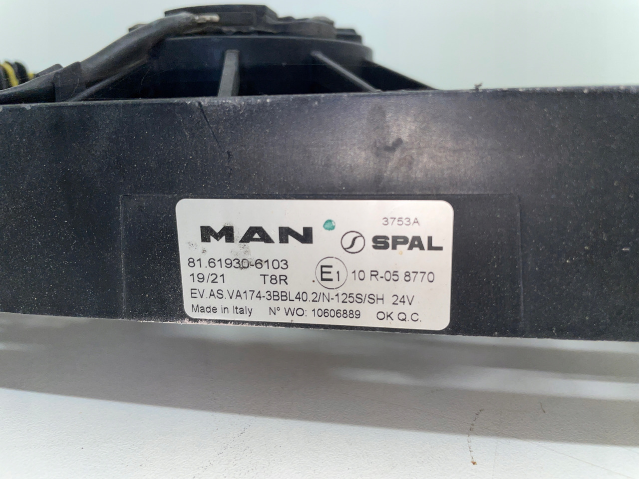 WENTYLATOR CHŁODNICY KLIMATYZACJI MAN TGX TGS 3 TG3 81619306103 - Отопление/ Вентиляция для Грузовиков: фото 4 WENTYLATOR CHŁODNICY KLIMATYZACJI MAN TGX TGS 3 TG3 81619306103 - Отопление/ Вентиляция для Грузовиков: фото 4