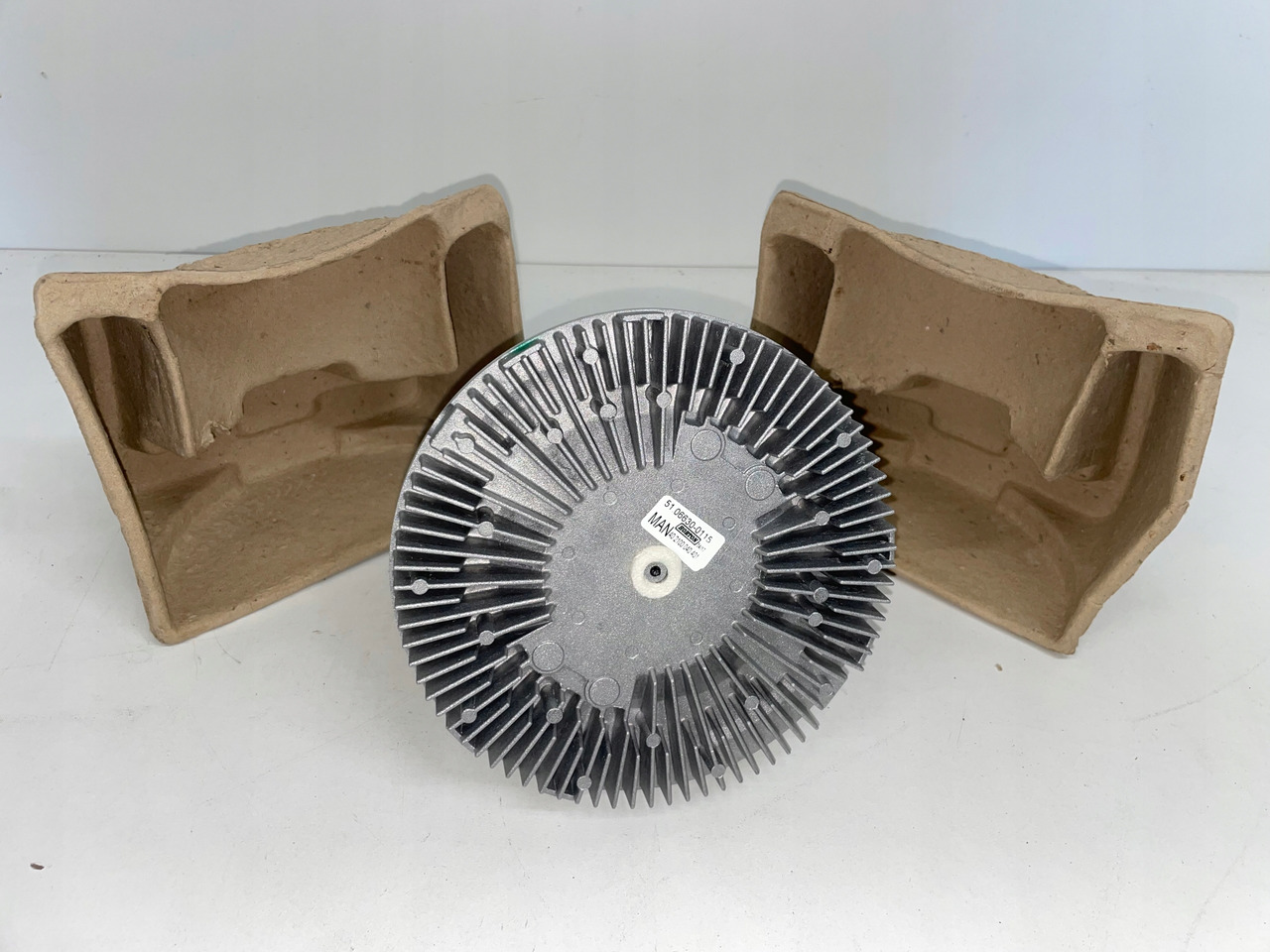 WISKOZA SPRZĘGŁO WISKOTYCZNE MAN TGA D28 - Вентилятор: фото 1 WISKOZA SPRZĘGŁO WISKOTYCZNE MAN TGA D28 - Вентилятор: фото 1