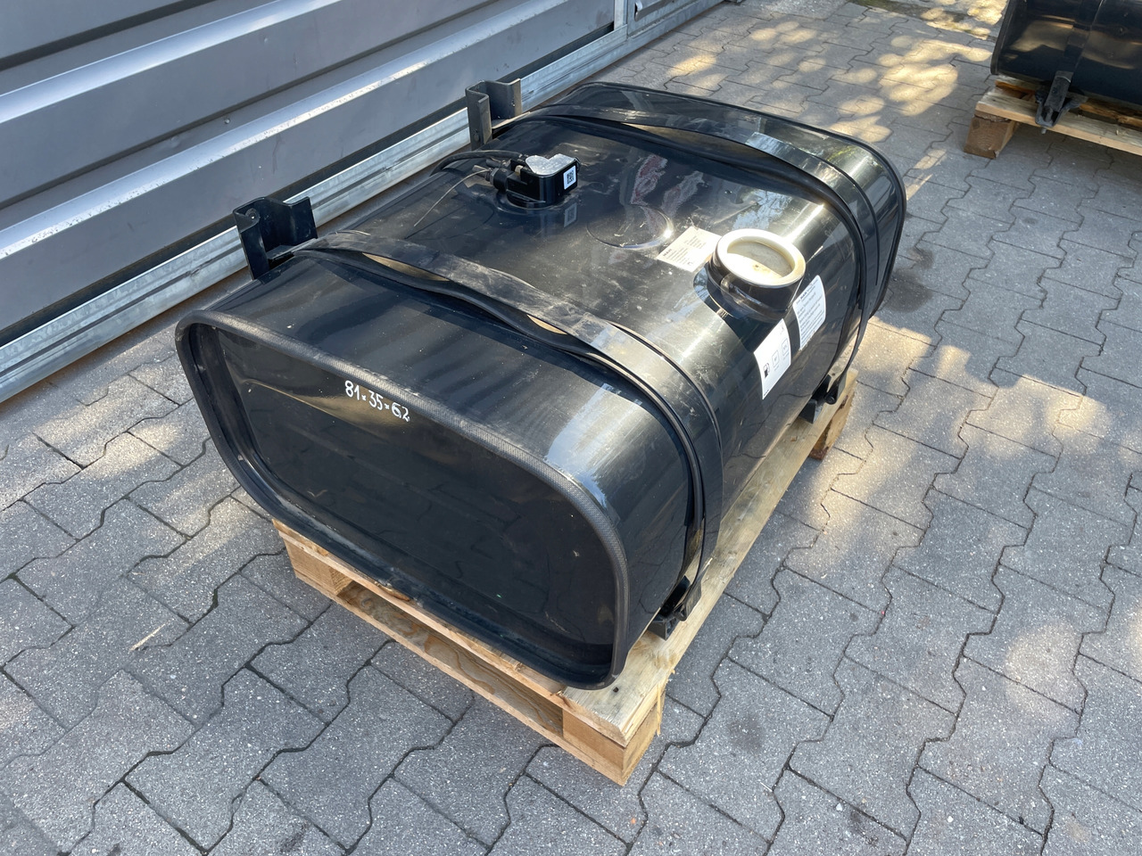 ZBIORNIK PALIWA MAN 150 L , L2000 TGL TGM 81122015818 - Топливный бак для Грузовиков: фото 1 ZBIORNIK PALIWA MAN 150 L , L2000 TGL TGM 81122015818 - Топливный бак для Грузовиков: фото 1