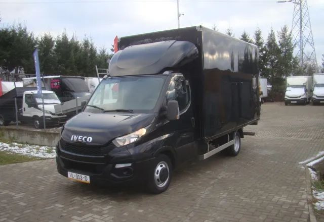 Iveco DAILY 35 C 15 3.0TDI FIRANA Z PRAWEJ STRONY 3.5T DMC WINDA - Фургон с закрытым кузовом: фото 1 Iveco DAILY 35 C 15 3.0TDI FIRANA Z PRAWEJ STRONY 3.5T DMC WINDA - Фургон с закрытым кузовом: фото 1
