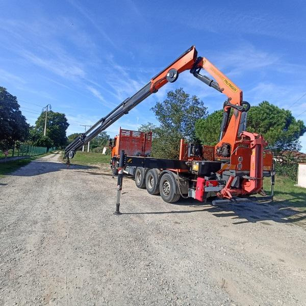 Scania P 410 - Грузовик бортовой/ Платформа, Автоманипулятор: фото 3 Scania P 410 - Грузовик бортовой/ Платформа, Автоманипулятор: фото 3