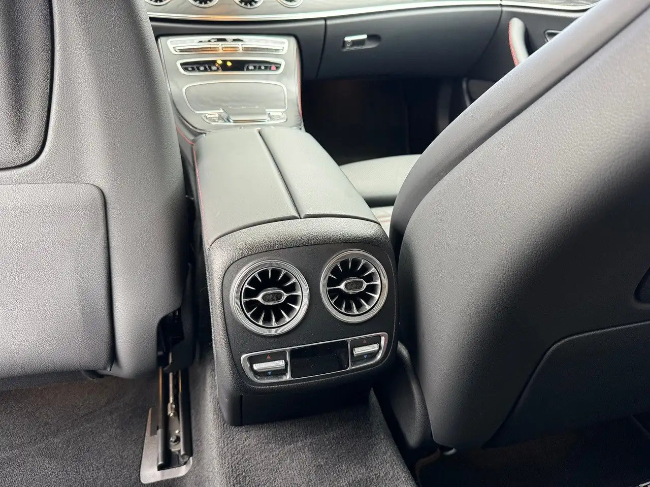 Купе Mercedes-Benz E 53 AMG E -Klasse Coupe E 53 AMG 4Matic: фото 12 Купе Mercedes-Benz E 53 AMG E -Klasse Coupe E 53 AMG 4Matic: фото 12