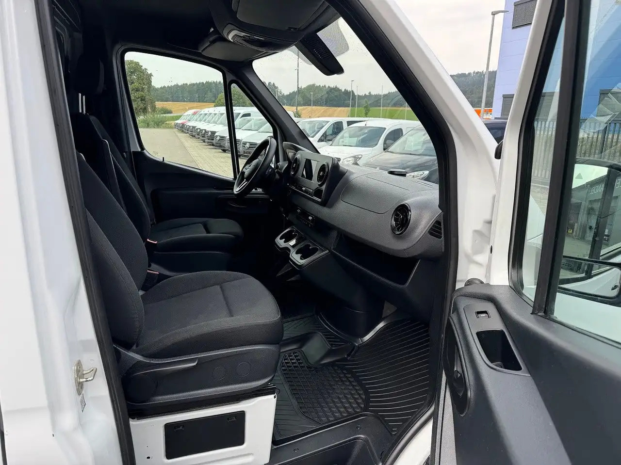 Цельнометаллический фургон Mercedes-Benz Sprinter 316 CDI Flach Lang Klima MBUX: фото 10 Цельнометаллический фургон Mercedes-Benz Sprinter 316 CDI Flach Lang Klima MBUX: фото 10