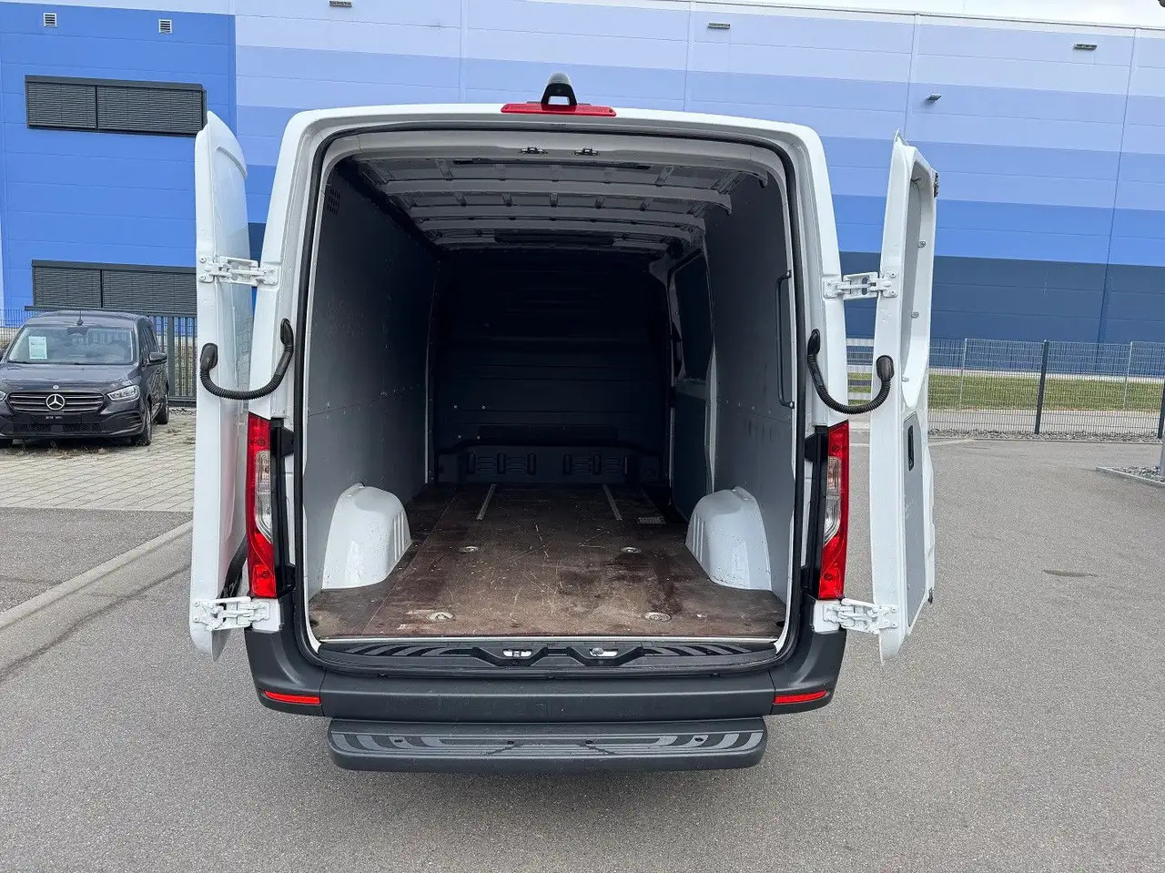 Цельнометаллический фургон Mercedes-Benz Sprinter 316 CDI Flach Lang Klima MBUX: фото 8 Цельнометаллический фургон Mercedes-Benz Sprinter 316 CDI Flach Lang Klima MBUX: фото 8