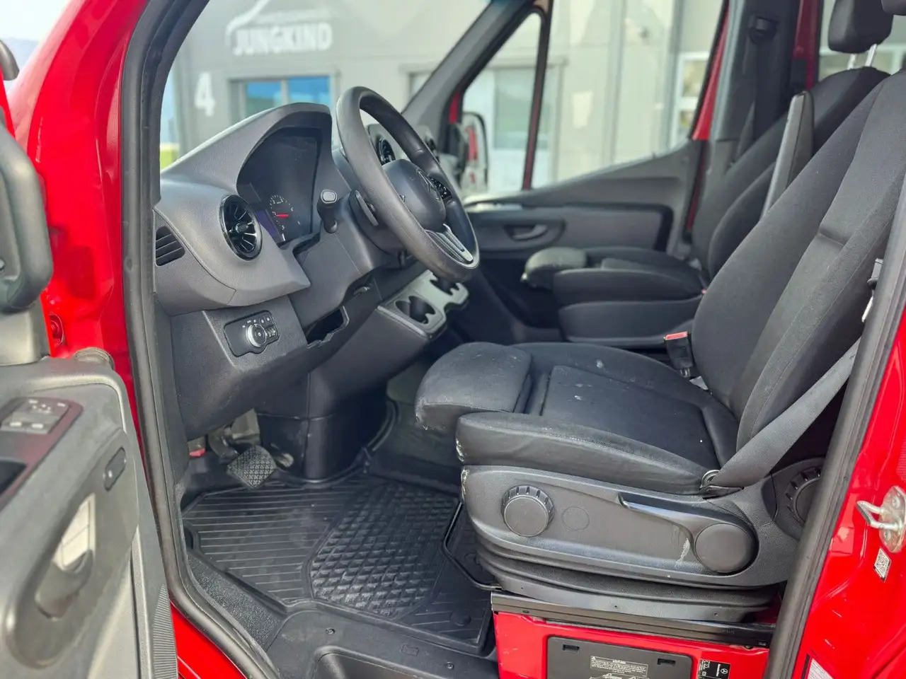 Mercedes-Benz Sprinter 317 CDI Maxi Lang Mixto AHK 3,5t MBUX - Цельнометаллический фургон, Грузопассажирский фургон: фото 4 Mercedes-Benz Sprinter 317 CDI Maxi Lang Mixto AHK 3,5t MBUX - Цельнометаллический фургон, Грузопассажирский фургон: фото 4