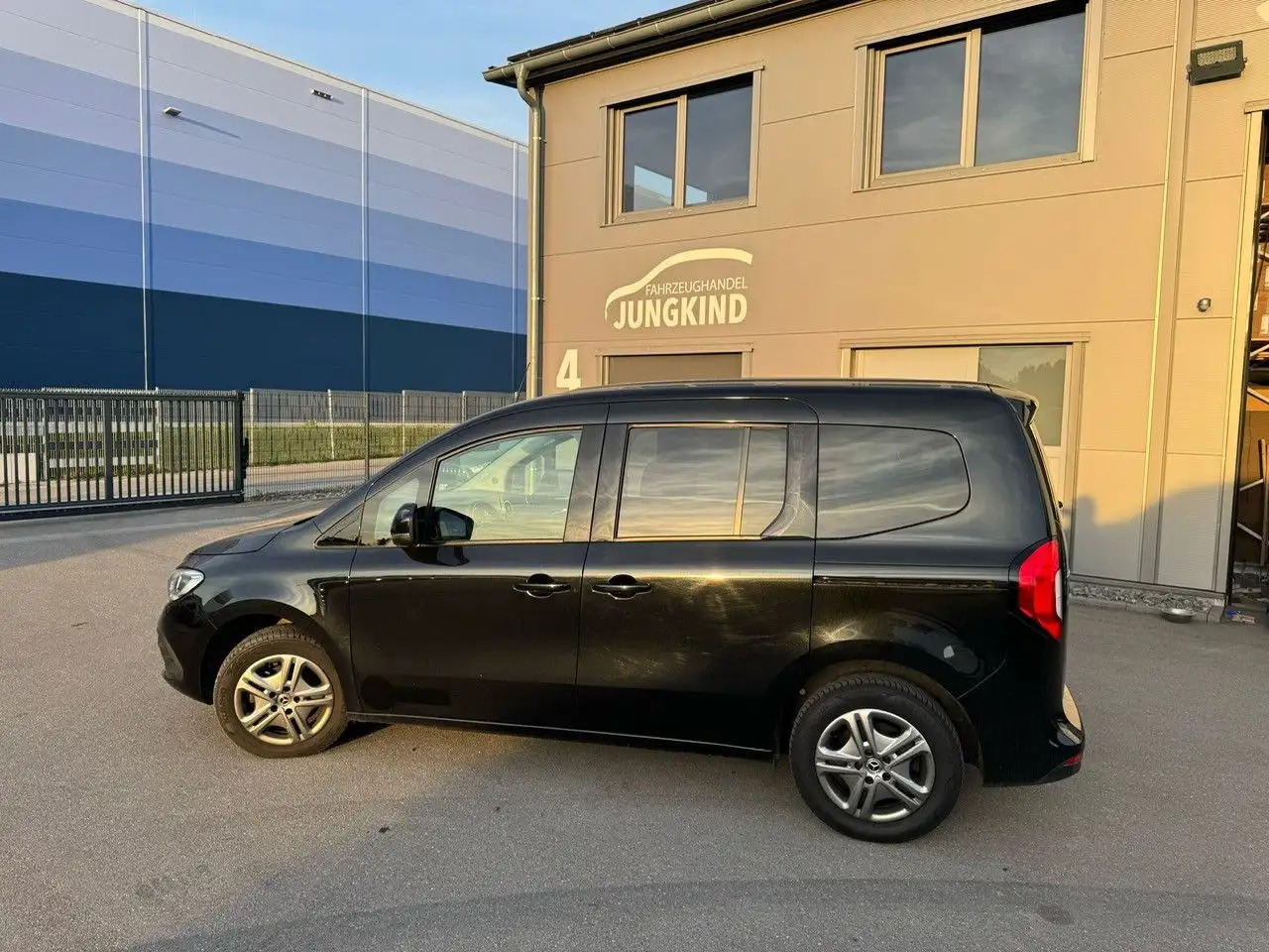 Mercedes-Benz T-Class T -Klasse 160 d standard - Легковой автомобиль: фото 1 Mercedes-Benz T-Class T -Klasse 160 d standard - Легковой автомобиль: фото 1