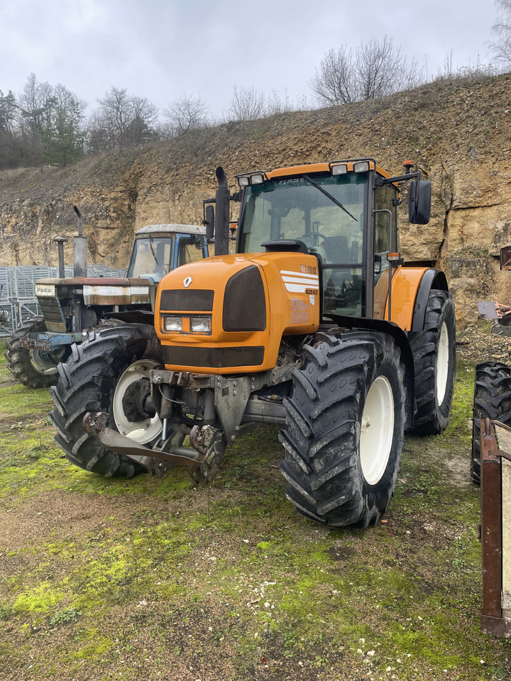 Renault 825 RZ - Трактор: фото 2 Renault 825 RZ - Трактор: фото 2