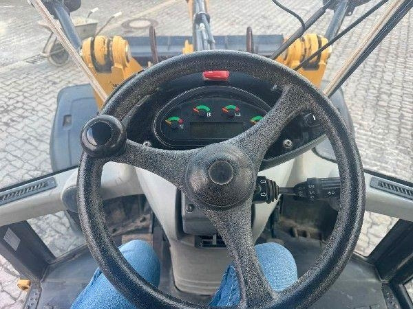 Колёсный погрузчик CAT 906M: фото 7 Колёсный погрузчик CAT 906M: фото 7