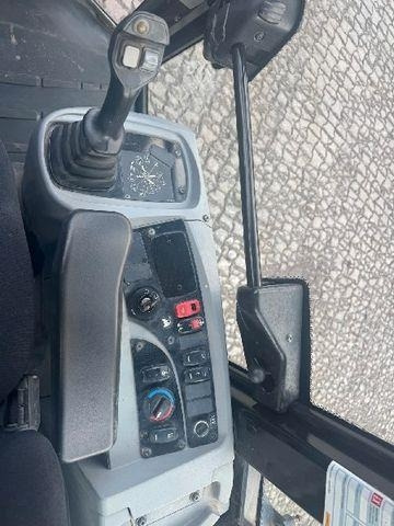 Колёсный погрузчик CAT 906M: фото 6 Колёсный погрузчик CAT 906M: фото 6