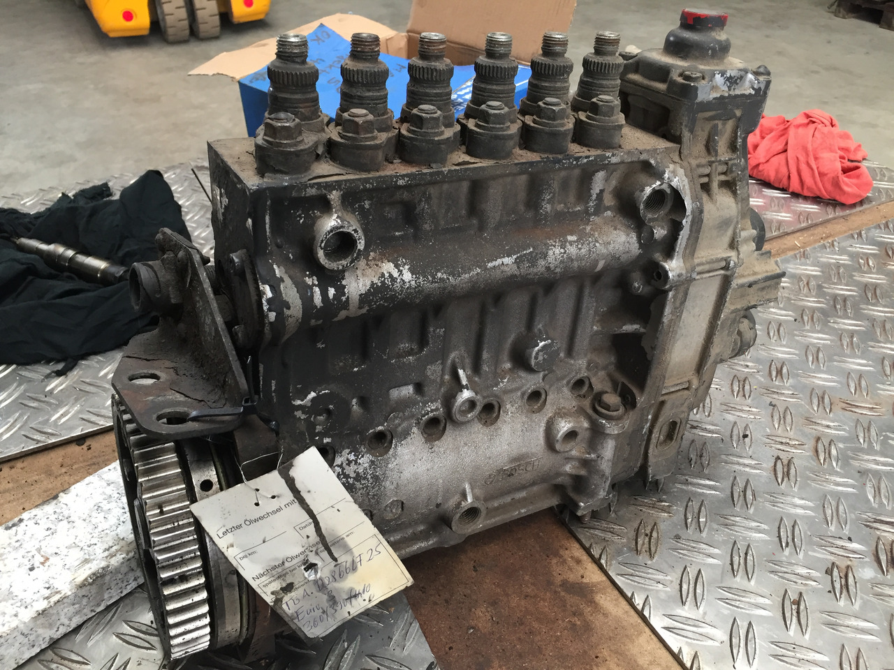 Gebrauchte Einspritzpumpe MAN TGA 2866, LF25, 6 Zylinder, TGA 360, 390, 410 - Топливный насос для Грузовиков: фото 4 Gebrauchte Einspritzpumpe MAN TGA 2866, LF25, 6 Zylinder, TGA 360, 390, 410 - Топливный насос для Грузовиков: фото 4