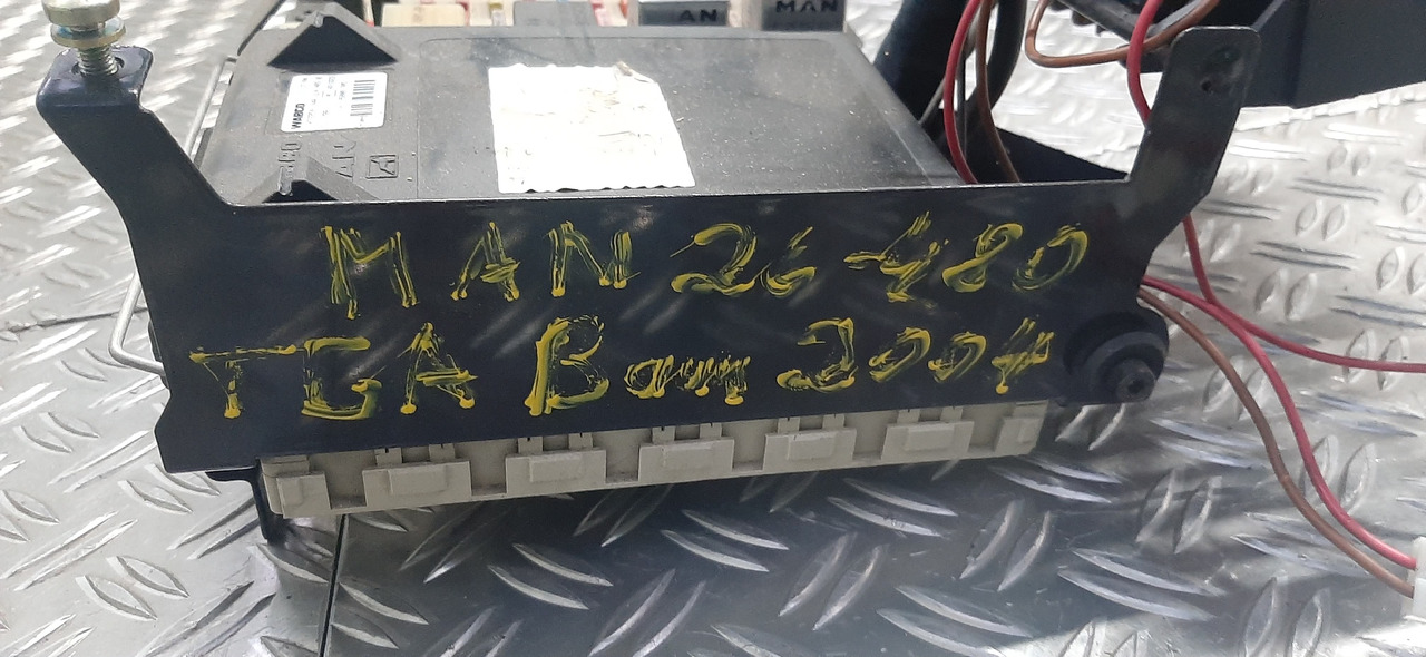 Gebrauchte MAN TGA 26.480 XXL, Steuergerät, Zentraler Bordrechner, Artikel - Nr. : 81.25806 - 7051 - Блок управления для Грузовиков: фото 5 Gebrauchte MAN TGA 26.480 XXL, Steuergerät, Zentraler Bordrechner, Artikel - Nr. : 81.25806 - 7051 - Блок управления для Грузовиков: фото 5