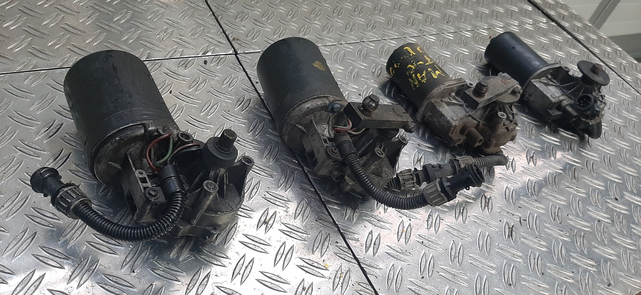 Gebrauchte Scheibenwischer - Motoren, MAN F90, DB, Artikel - Nr. : 81.99999 - 9999 - Щетка стеклоочистителя для Грузовиков: фото 1 Gebrauchte Scheibenwischer - Motoren, MAN F90, DB, Artikel - Nr. : 81.99999 - 9999 - Щетка стеклоочистителя для Грузовиков: фото 1